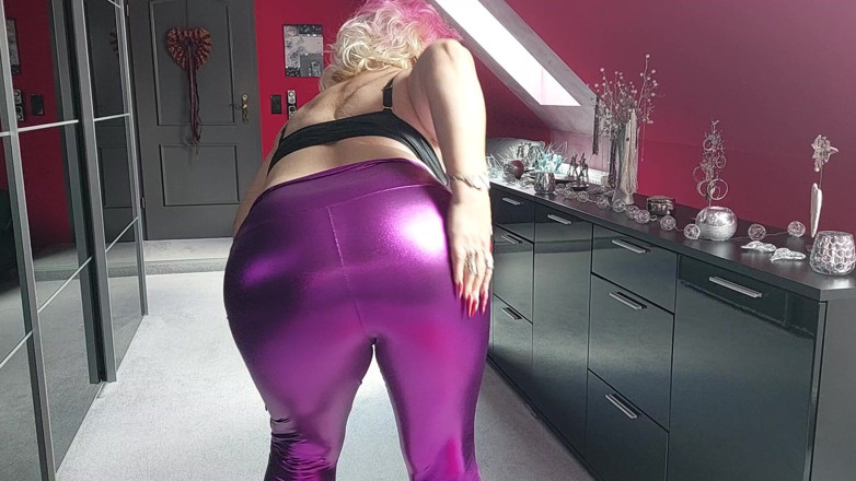 PureVicky66: Busty Mature Slut Squeezes Massive Tits Moaning in Heels