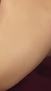 伸びた膣を握りしめて、滴るまで