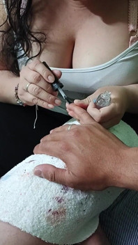Eu não posso me opor a tocar os peitos da manicure