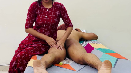 Hornycouple149: Sasur ji ne bahu ko tel maalish ke bahne mein...