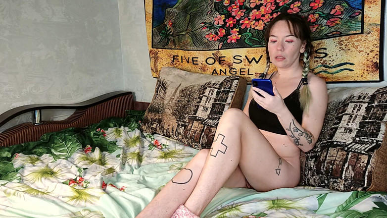 Blowjobs Alice: Asyalı üvey kız kardeş üvey erkek kardeşiyle porno izliyor