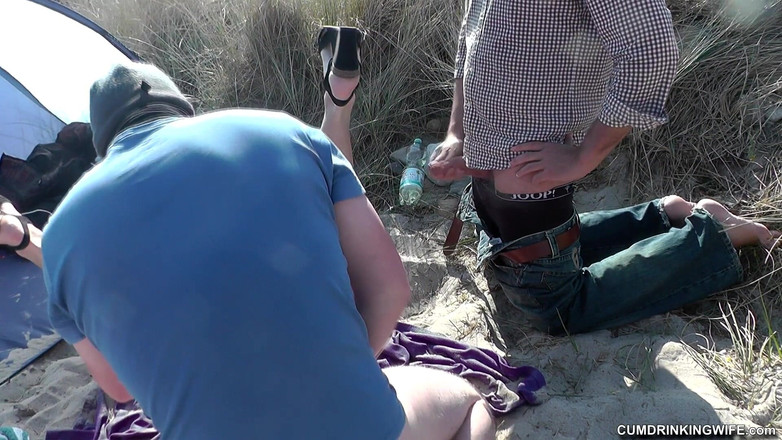 Cumdrinking Wife: Vezmeme všechny ptáky a nálože na pláži