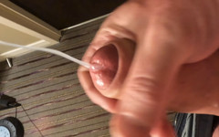 The Perfect Cock: Papis Überkopf wichst und kommt für dich