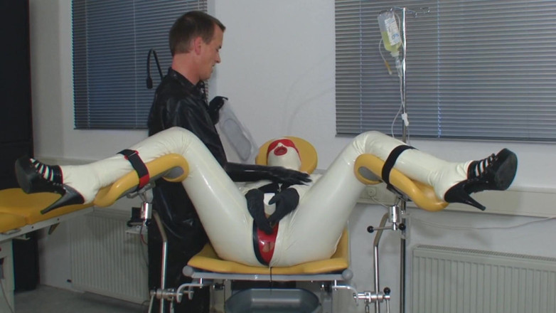 Rubber & Clinic Studio - 1ATOYS: Xtreme piservaring
