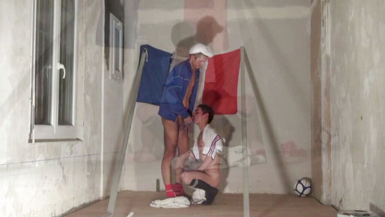 AMATOR PORN MADE IN FRANCE: Max zneužitý jeho fotbalovým trenérem