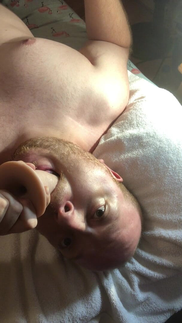 Charlieboy69: Tief in den hals, viel dildo
