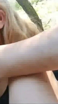 Mel adore les pieds de son propriétaire 2