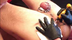 Cu de estrela tatuada