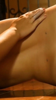 Süßes teen henessy stripstease