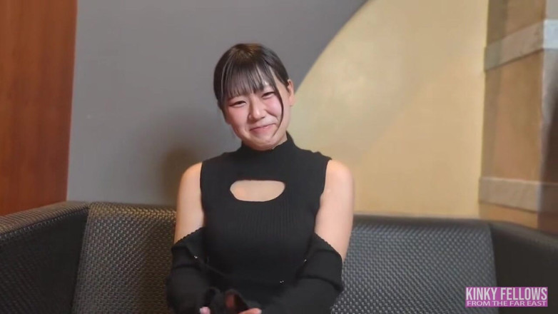 Asian cutie: Extreem speelgoed, ze duwt tot het uiterste en verliest zichzelf...
