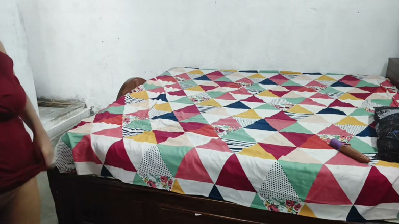 Lovely95: Sezóna 329. Mladá Bhabhi se koupe v koupelně s velkými prsy