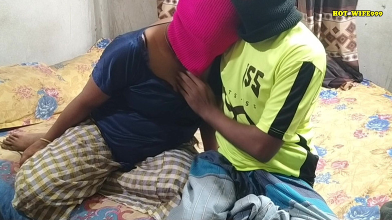 Hot_wife999: India musulmana hermanastra del pueblo, chica, pareja en romance