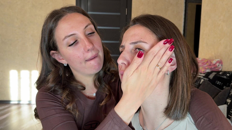 Hottie goddess: Tapa na cara da bochecha vermelha