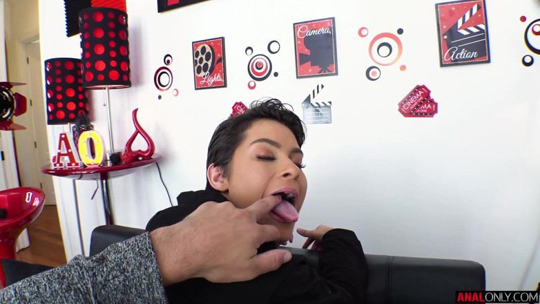 Anal Only: Yaramaz Nicole'ün anal sekse ihtiyacı var