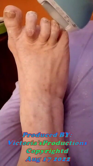 BBW nurse Vicki adventures with friends: Buongiorno parte 2 lozione pov per la cura dei piede
