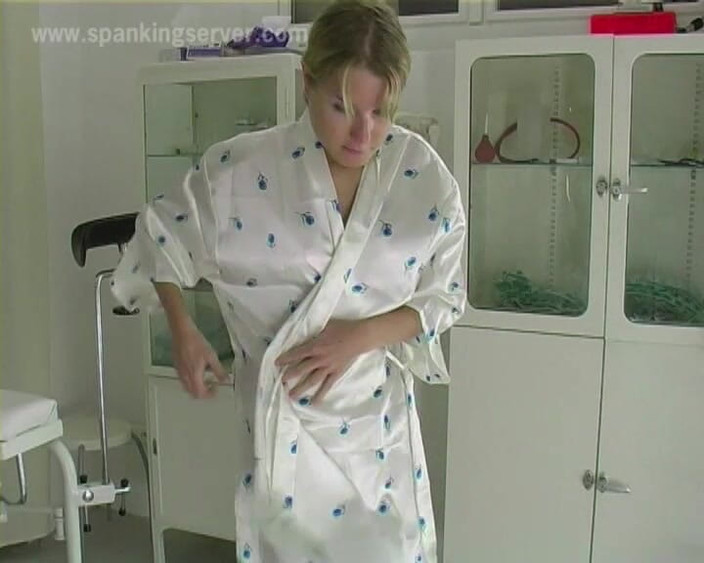 Spanking Server: Karin Pussy Whipping Classic 07267