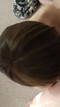 En vieillissant, le couple mature pervers boit tout le sperme