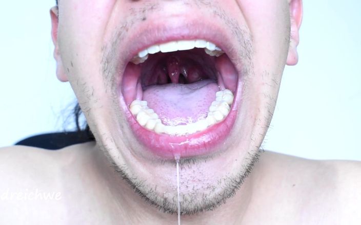 Dreichwe: 침을  핥는 우불라