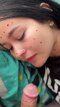 मैं अपने सौतेले पिता को कुछ भी बताने के बदले में अपनी छोटी सौतेली बहन को जोर से चोदता हूं