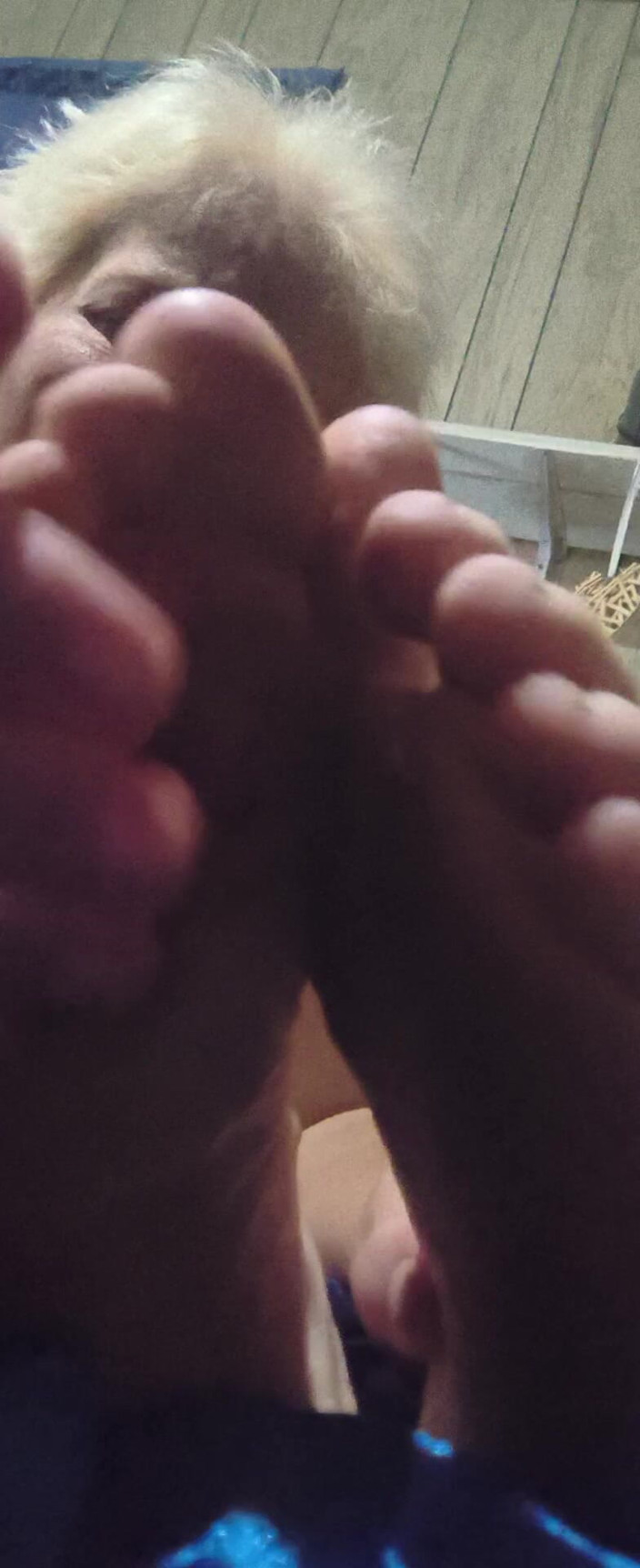 HerculesnVENUS: I piedi dei miei maritino sono pronti a scopare e...