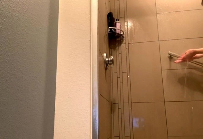 LeahWilde: L'heure de la douche ! Rejoignez-moi !