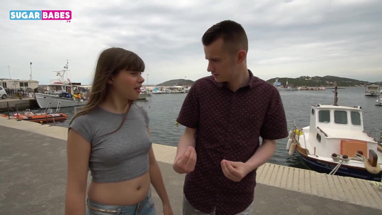 SugarBabesTV: La teen luna rival in un trio anale