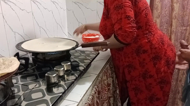 QueenbeautyQB: Indyjska macocha seks wideo w kuchni