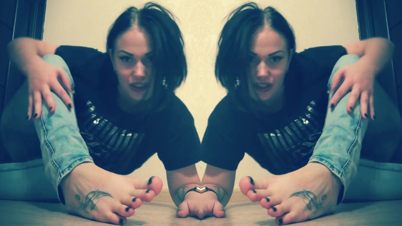 Goddess Misha Goldy: Nackte füße in jeans, JOI CEI