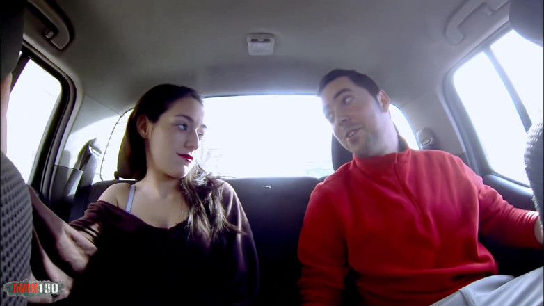 MMM100: Vania Flores : la jolie jeune Espagnole Vania Flores se fait...