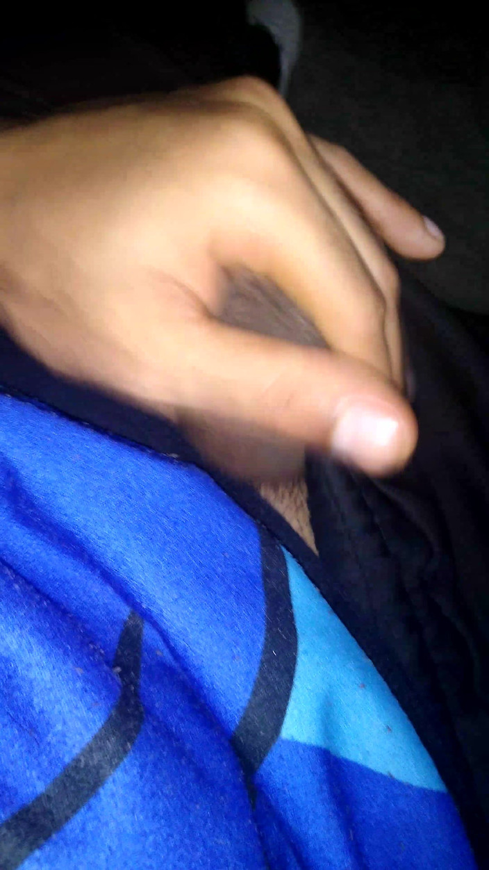 AlexAlejandro13: Kastar mjölk på soffan