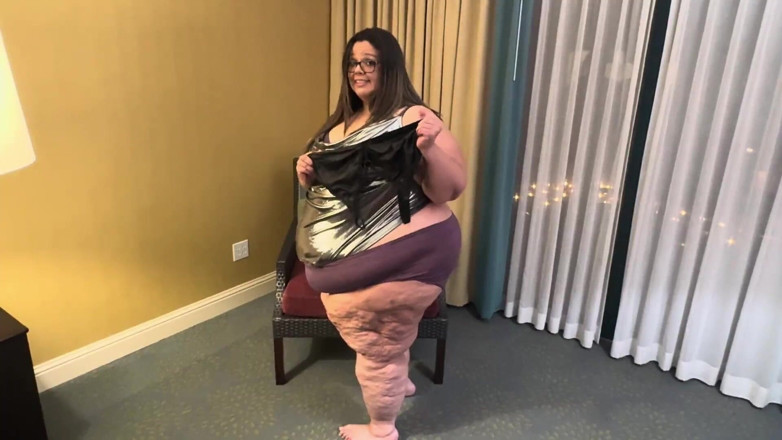 Plump Paradise: El paraíso regordete: vestido de hotel n aprieta 2