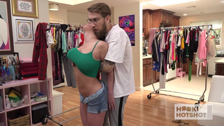 HookUp HotShot-BTS: Bts - si cewek nakal dee williams lagi sange berat gara-gara...