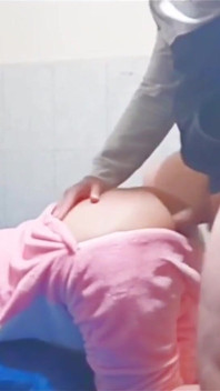 业余性爱 - 我的继母不知道我在她四人行的时候拍摄她