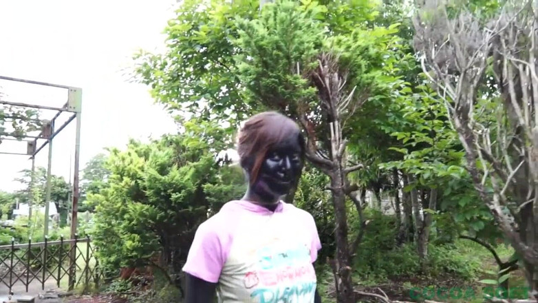 Cocoa Soft: Vernice nera sulla sua pelle asiatica