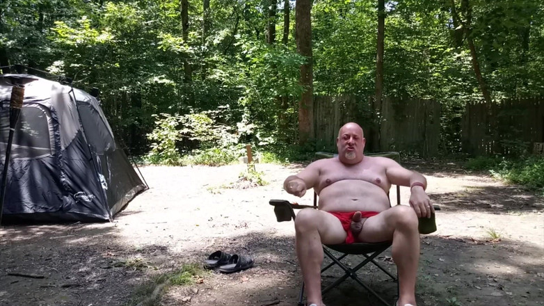 beardaddychub: Un ours se branle et fait rejoindre quelqu’un !