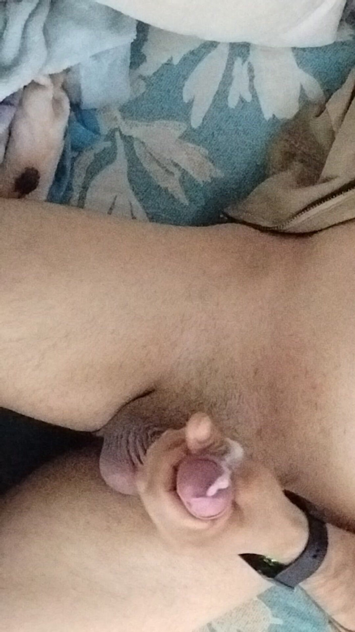 Silkybear143: Reifer geiler mann masturbieren und endet mit riesigen ladungen sperma