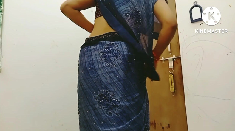 Ankurpriya000: Indian Bhabhi in Saree Remove Clothes and Pussy Fingering