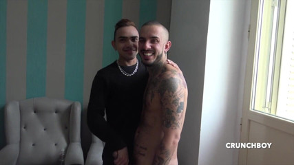 HOT BAREBACK BOYS C HANNEL: Twink Javi грубо відтрахана без презерватива Калілом