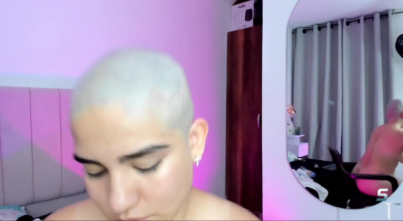 Shave Flix: Violetta
