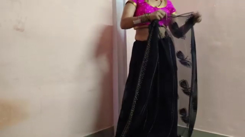 Neha Gupta: Video rekaman seks gadis desa india lagi asik muasin memek...
