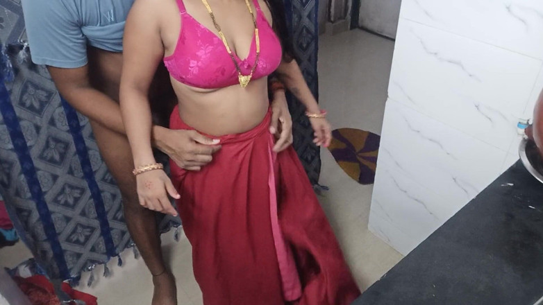 Hindi-Sex: Sexy desi MILF jezdí na ptákovi s dokonalým zadkem - skutečný...
