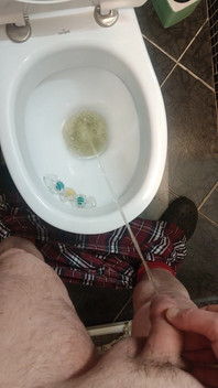 Uncut Cock Morning Pissing in Toilet