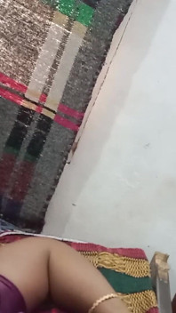 Tamilisches mädchen heiß fickt muschi hart zu hause im nachtkleid, große möpse drücken, abspritzen muschi