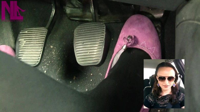 Nyllady: Driving in Black Thick Nylons and Pink Ballet Flats
