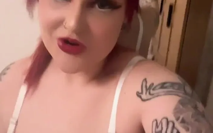 Bigtiddygoth: Merry Gothmas