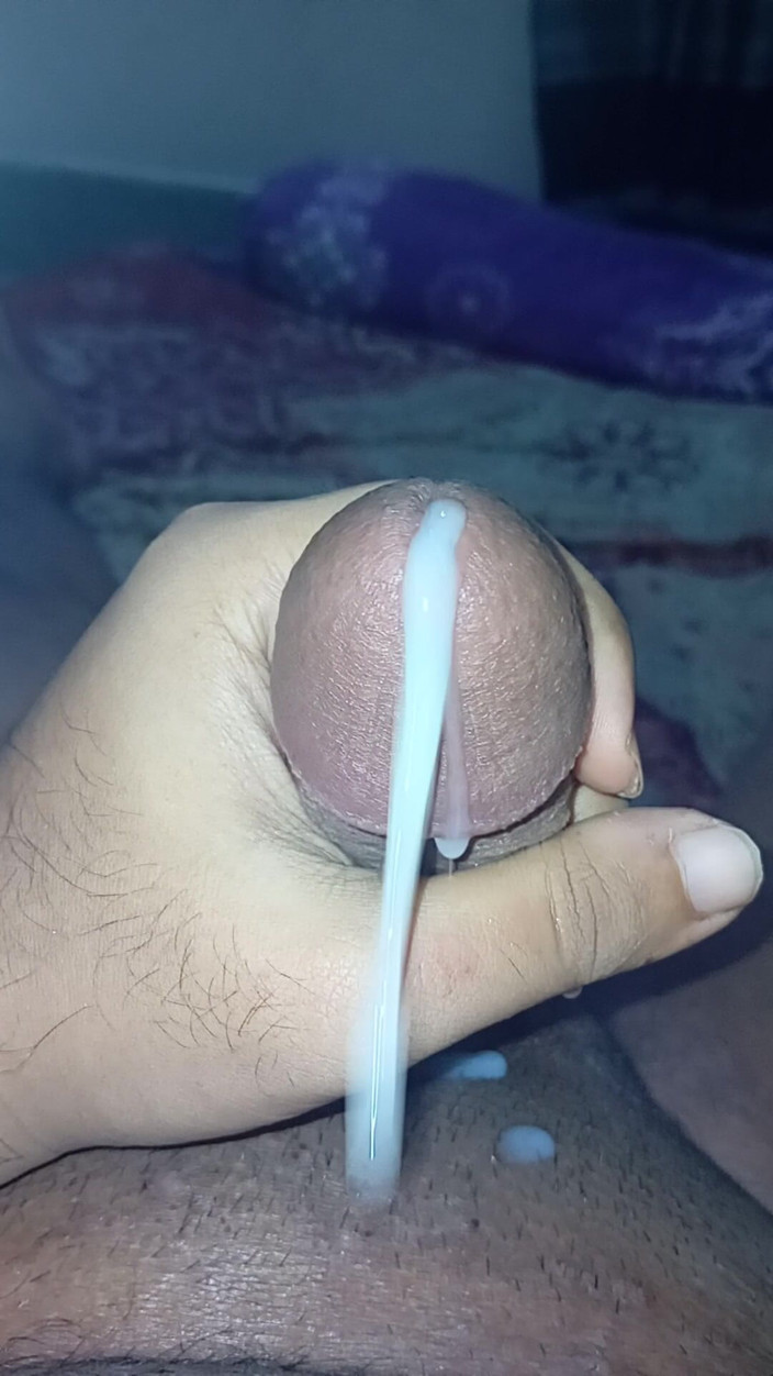 Rocky elite: Hei girls pengen banget nyepong kontolku