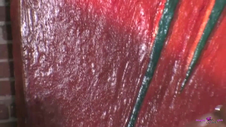 Naughty Black Girls: Tahle děvka přemýšlela o šukání bělocha a jeden ji ošukal.