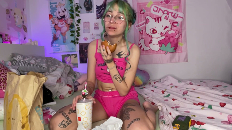 lanalovacutie: Beau-père, McD Mukbang