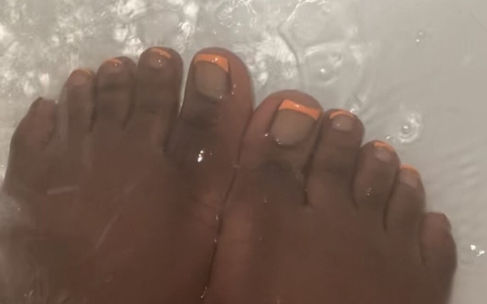 Chantell Dior: 私の厚いチョコレートの足をきれいにする