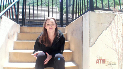 ATKIngdom Fans: Monica Rise odpovídá na otázky a dlouho chčije ve dřezu